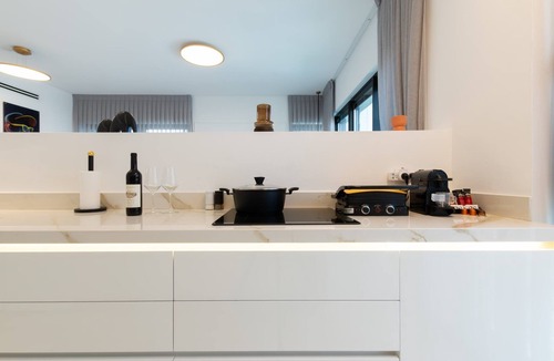 Bat Yam Apartment | 3BR SeaFront APT Prestigious Tower | Mamad