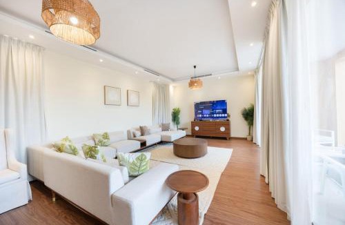 Dibba Apartment | 4BR Villa in Mina Al Fajer - Fujairah