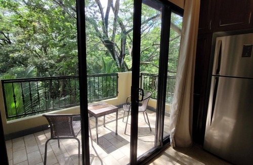 Tamarindo Condo | 4th floor Apartment - 2 minutes walking distance to the beach!