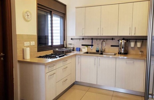 Netanya Condo | 5 bedroom condo near the beach in Netanya, Israel!n