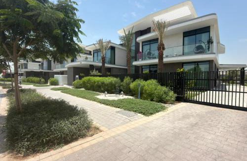 Dubai Villa | 6BR Lamborghini Luxury Villa I Cinema, Spa & Pool