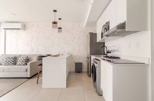 Rohrmoser Apartment | 906 Sky Garden