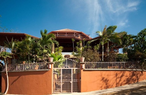 Tamarindo House | A 5 bedroom classic Tamarindo Beach House . Close to everything yet very private