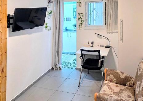 Petah Tikva Apartment | A country house in the city