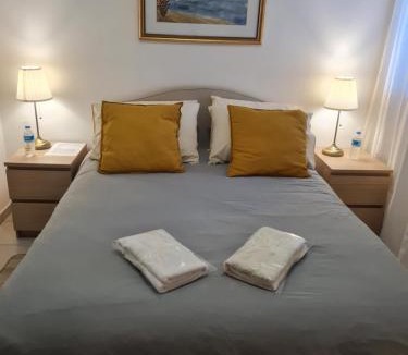 Ra'ananna House | A Dream Place in Raanana, up to 4 guests -