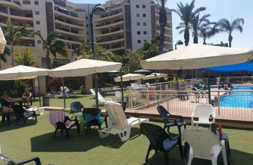 Ra'ananna House | A Dream Place in Raanana, up to 4 guests -