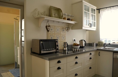 Tel Aviv City Center Apartment | A Roof Top Beautiful Apartment With Sun Bathing Porch, no elevator.
