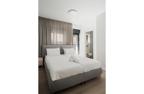 Mamilla Apartment | Adama by Sweett - Keren Hayesod