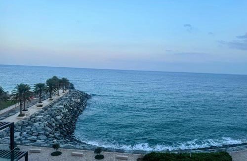 Al Kubus Apartment | Address Beach Resort Fujairah - BLUE WORLD