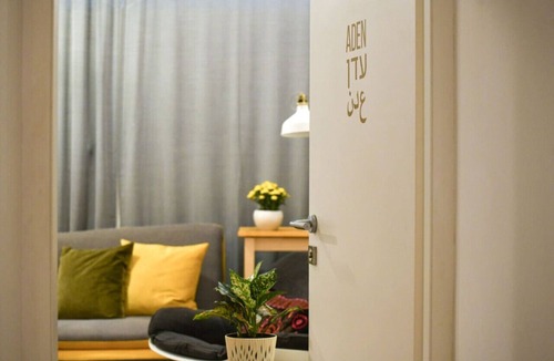 Kerem HaTeimanim Apartment | Aden Studio in the Carmel House by Sea N' Rent