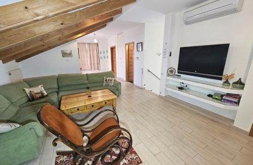 Brener Apartment | Adorable 3 bedroom Brenner "Hill" suite