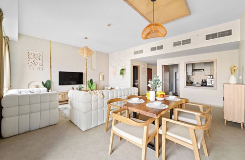 Jumeirah Beach Residence Condo | Aesthetic & Cozy Beach/Apt Pool+ MarinaView +Gym
