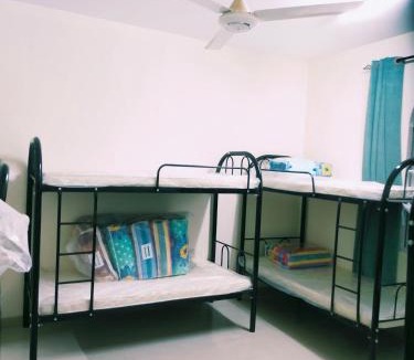 Al Mazra Apartment | Ahjar hostel only ladies