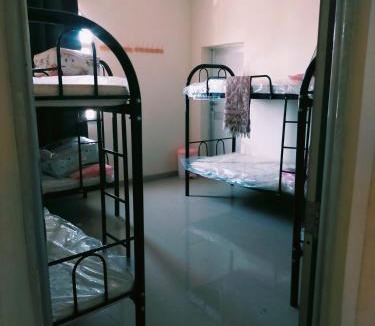 Al Mazra Apartment | Ahjar hostel only ladies
