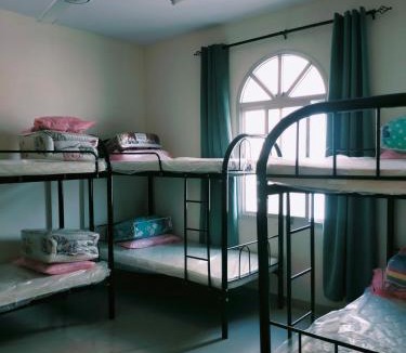 Al Mazra Hostel | Ahjar only men