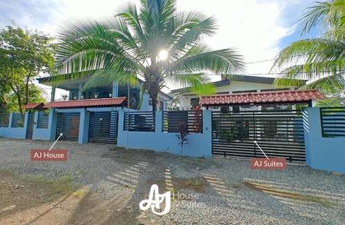 Uvita Hotel | AJ Suites - Modern Beach Apartments with Pool and Full Kitchen