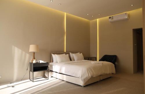 Abu Dhabi Ski Chalet | Al Ain Farm Escape with Private Pool , Mini Golf , and Firepit