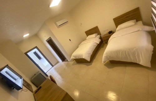 Al-Karak Hotel | Al-Mujeb
