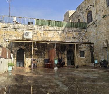 Abu Ghosh House | Al qasr