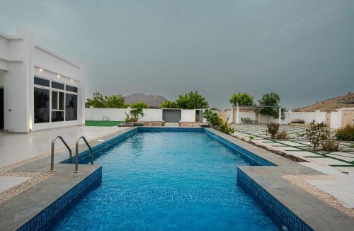 Rustaq Apartment | Al-Salam Villa-Family Pool & Private Garden