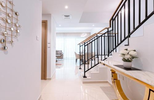 Madinat Zayed Villa | ALiving Modern 3BR Townhouse I Family-Friendly I DAMAC Hills 2