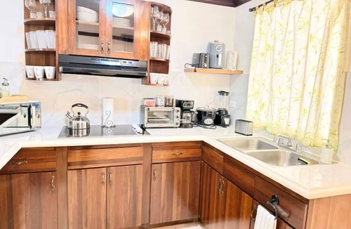 Damas Apartment | Alojamiento entero: vivienda rentada en Quepos, Costa Rica