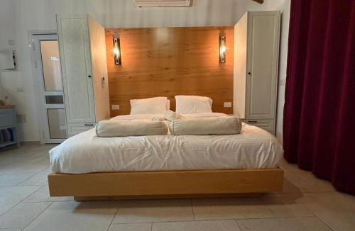 Majdal al-Shams Cabin | Alpinia