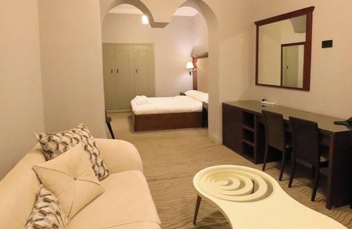 Al-Karak Hotel | Alqalah Restotel
