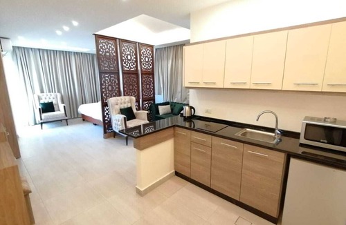 Al Jubeiha Apartment | Alqimah Royal Apartment Suite Luxury With Balcony