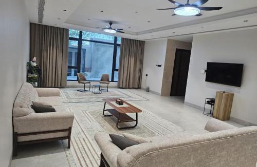 Nizwa Apartment | Alwadi view شرفة الوادي