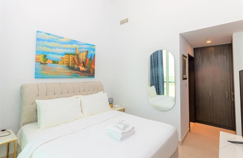 Bur Dubai Apartment | Amazing Downtown Views with Dubai Mall access