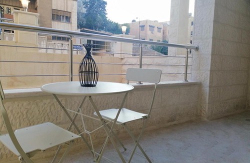 Jabal Al-Hussein Apartment | Amazing one Bedroom Apartment in Amman,Elwebdah 1