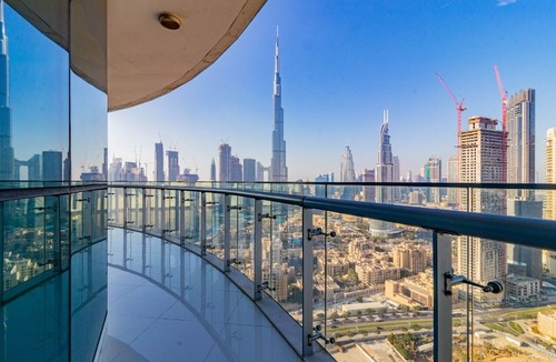 Downtown Dubai Apartment | Amazing Two Bedroom at Damac Distinction 3804