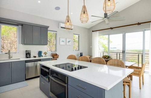 Panama Beach House | Amigos de Tortuga 4 BR Villa Private Pool Oceanview