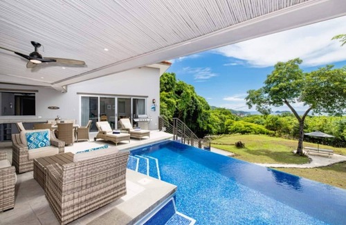 Panama Beach House | Amigos de Tortuga 4 BR Villa Private Pool Oceanview