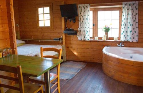 Amikam Cabin | Amikam Meshek 81 משק 81 עמיקם