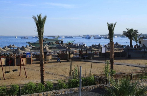 Al Mamsha El Seyahi Ski Chalet | Andalusia Blue Beach Hurghadaشالية ايجار الغردقة