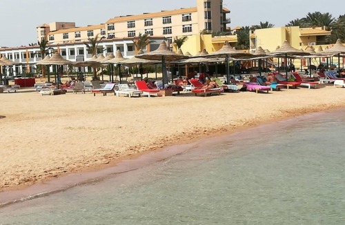 Al Mamsha El Seyahi Ski Chalet | Andalusia Blue Beach Hurghadaشالية ايجار الغردقة