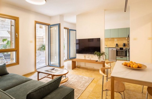 Jaffa Apartment | Andromeda's Charm Old-Jaffa Haven
