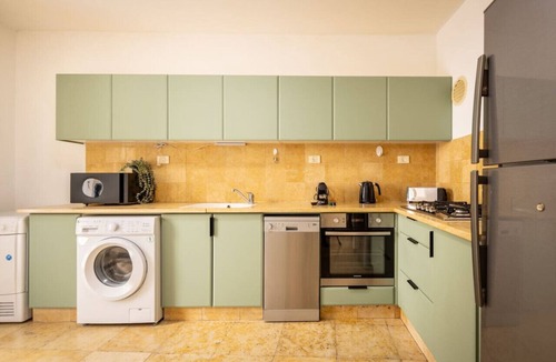 Jaffa Apartment | Andromeda's Charm Old-Jaffa Haven