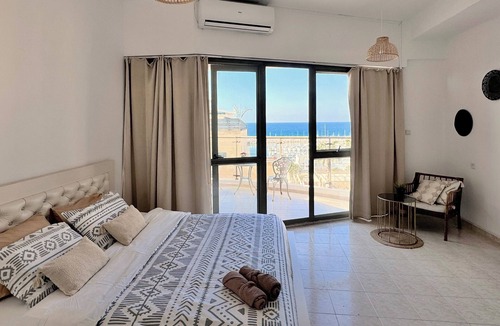 Ashkelon Condo | Apartment in a central location on Ashkelon beach, with a view of the marina