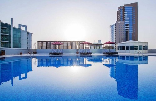 Al-Fujairah House | Apartment in Fujairah with Rooftop Pools & Spa