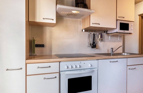 San Lorenzo di Sebato Apartment | Apartment 'Kehrerhof - Alpina' with Mountain View, Balcony & Wi-Fi