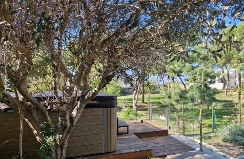 Caesarea Villa | aqueduct villa cesarea jacuzzi
