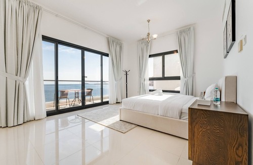 Sharm Villa | Arabian Gulf and Mountain Views 4BR Villa w/AsstRm on Al Dana Island, Fujairah