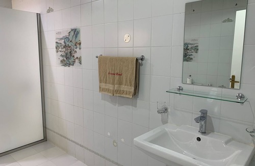 Qurm Apartment | Arabian Night Nook - Desert Wind