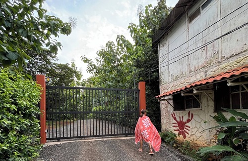 Los Pargos House | Artist-designed bungalow by the beach in Playa Negra with pool, AC, WiFi