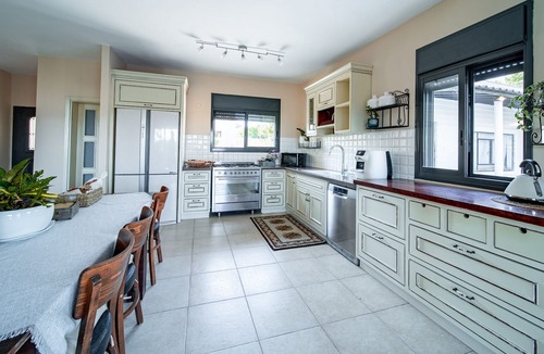 Giv'at Yo'av House | Artistic Vacation Villa w Pool by Sea N' Rent
