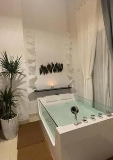 Qurm Apartment | Astrahty - Jacuzzi apartment