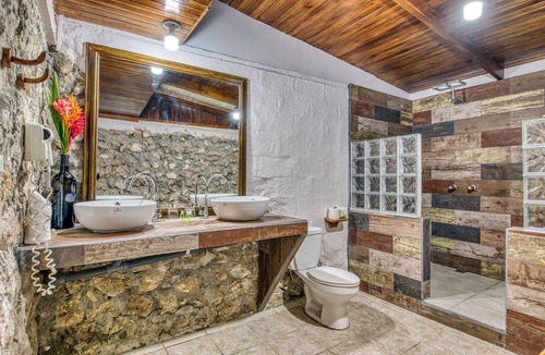 Cahuita Hotel | Atlantida Lodge